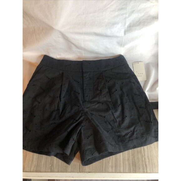 A New Day Women's Size 2 High Rise Eyelet Detail Shorts Black NWT So CUTE!! - Picture 5 of 10